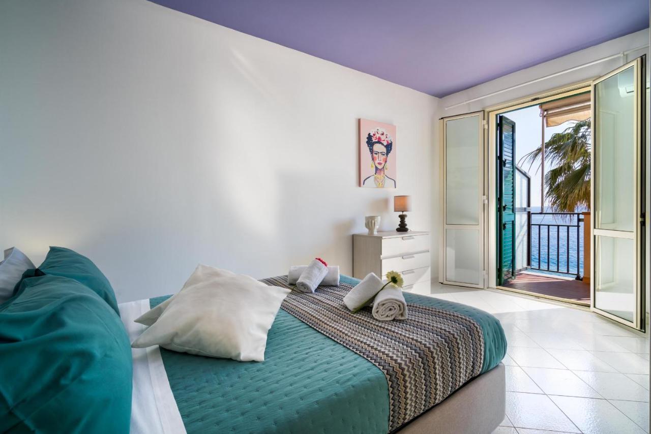 Loft Balcone Sul Mare Lägenhet Letojanni Exteriör bild