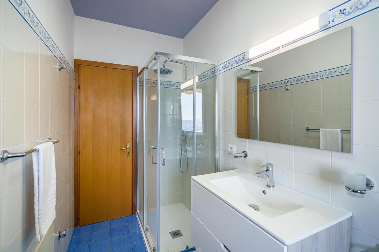 Loft Balcone Sul Mare Lägenhet Letojanni Exteriör bild