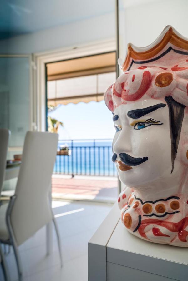 Loft Balcone Sul Mare Lägenhet Letojanni Exteriör bild